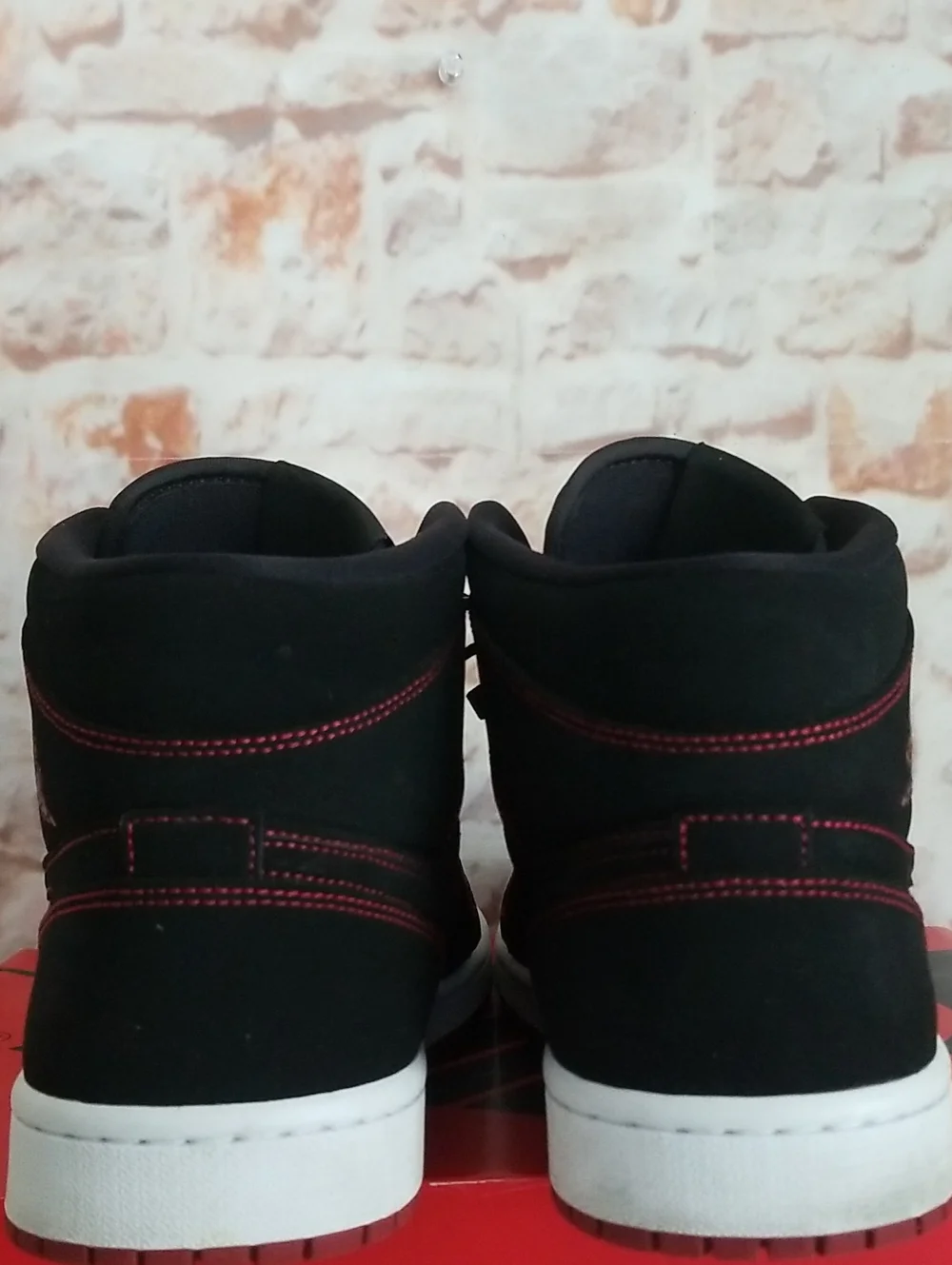 Air Jordan 1 Mid Fearless Sneakers